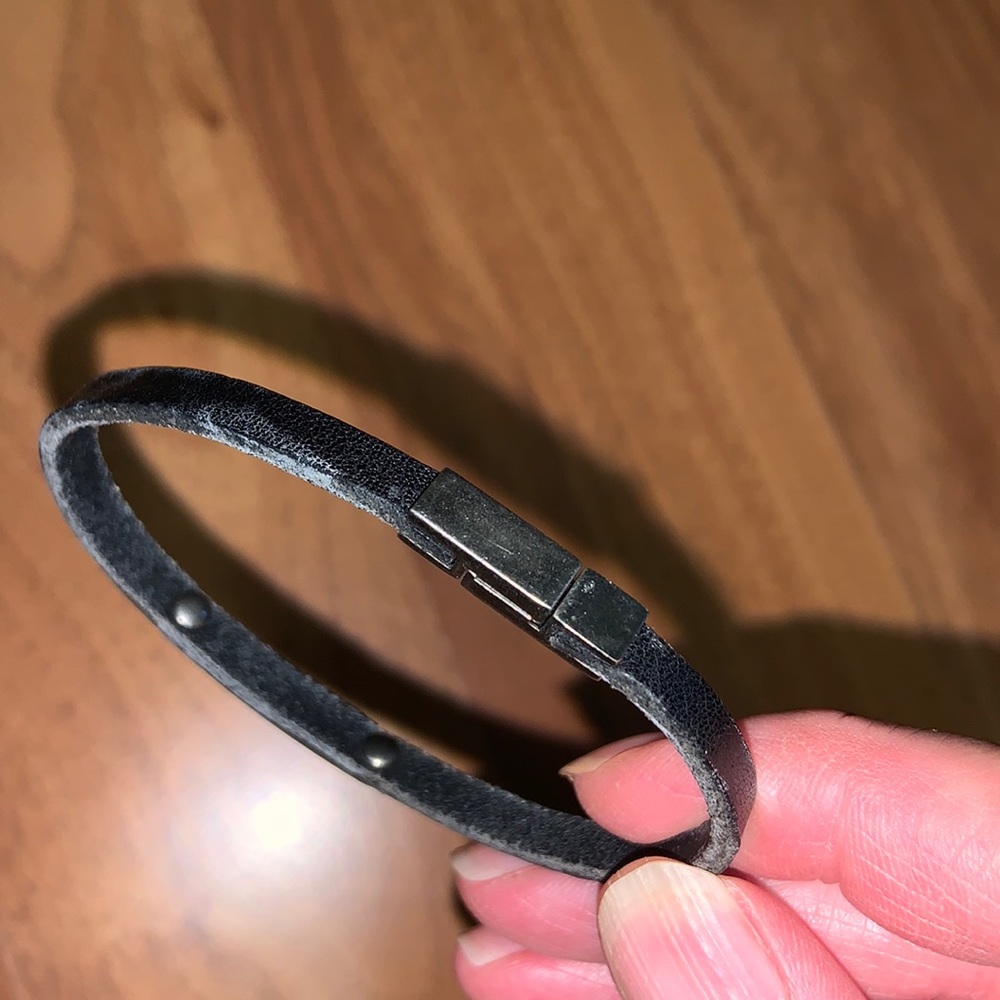 YSL Saint Laurent ID Plaque Bracelet in Black Leather - Picture 9 of 9